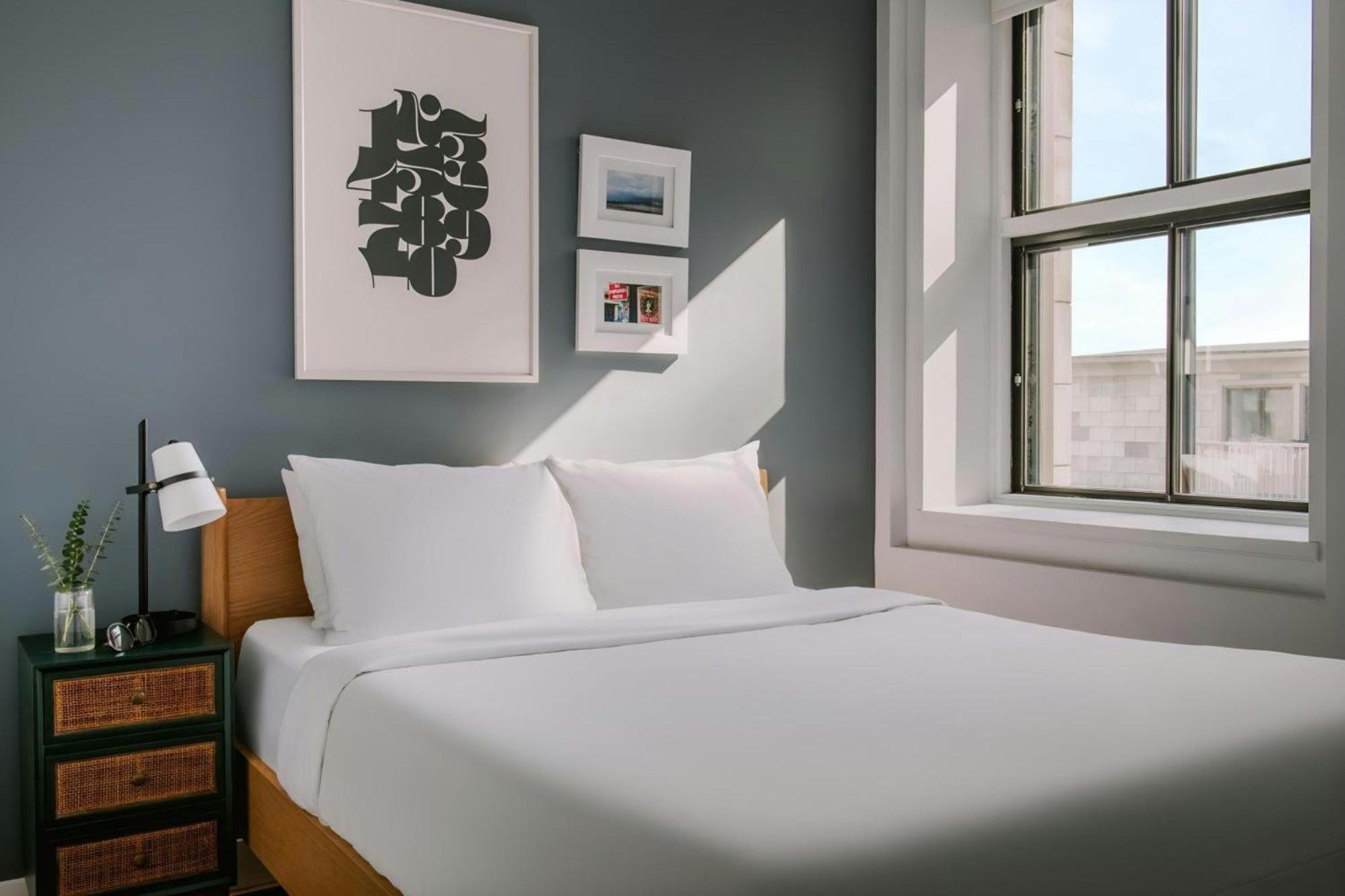 The Alexander Hotel - Old Montreal — Photos 2